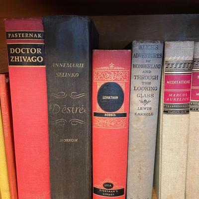 Classic Club & More Vintage Books (GB-SS)
