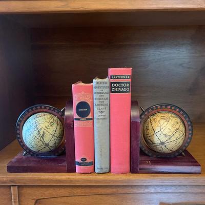 Classic Club & More Vintage Books (GB-SS)