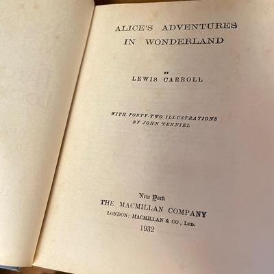 Classic Club & More Vintage Books (GB-SS)