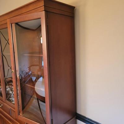 China Cabinet and Hutch (DR-DW)