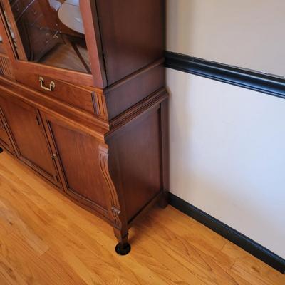 China Cabinet and Hutch (DR-DW)