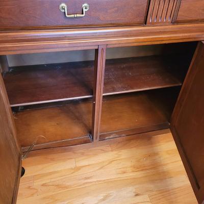 China Cabinet and Hutch (DR-DW)
