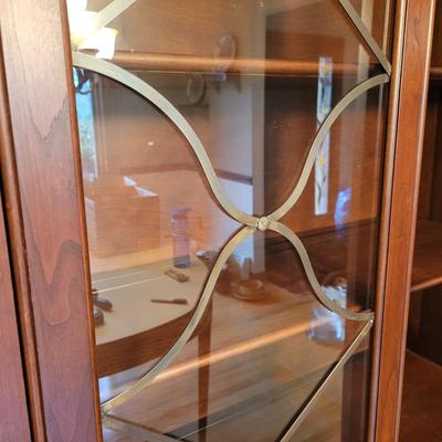 China Cabinet and Hutch (DR-DW)