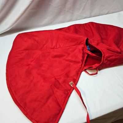 Large Collection of Christmas Pillows, Rugs, Mats, Quilts & More  (S1-JS)