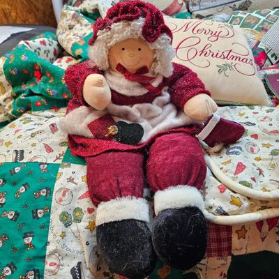 Large Collection of Christmas Pillows, Rugs, Mats, Quilts & More  (S1-JS)