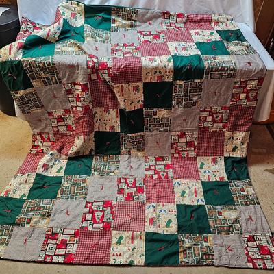 Large Collection of Christmas Pillows, Rugs, Mats, Quilts & More  (S1-JS)