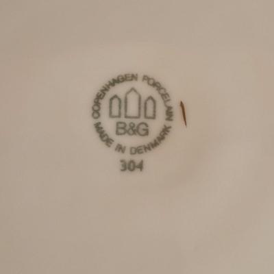 Bing & Grondahl Gold Rim Handled Porcelain Plate with Seagulls (DR-DW)