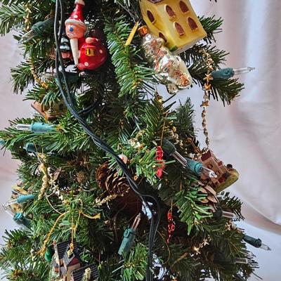 Christmas Wreaths,  Topiaries, Light Sets & More  (S1-JS)