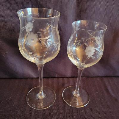 Etched Crystal Glasses and a Decanter (DR-DW)