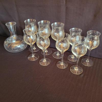 Etched Crystal Glasses and a Decanter (DR-DW)