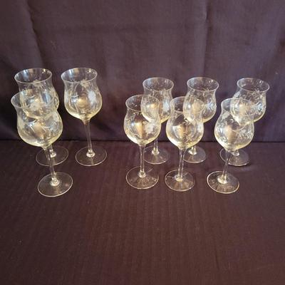 Etched Crystal Glasses and a Decanter (DR-DW)