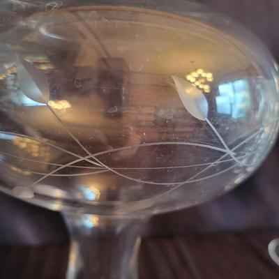 Etched Crystal Glasses and a Decanter (DR-DW)