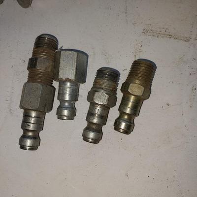 Cutting torch head with an assortment of air fittings