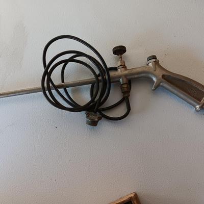 Cutting torch head with an assortment of air fittings