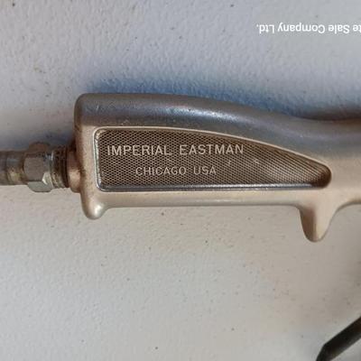 Cutting torch head with an assortment of air fittings