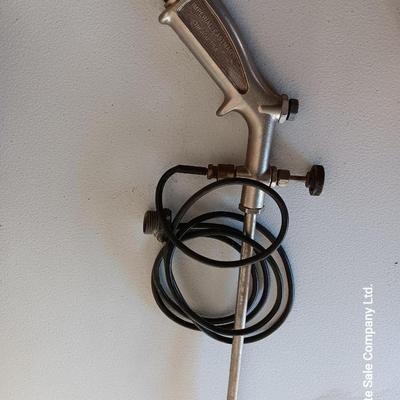 Cutting torch head with an assortment of air fittings