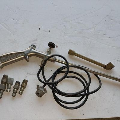 Cutting torch head with an assortment of air fittings