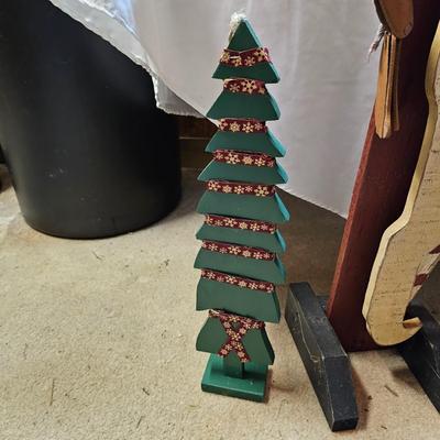Miscellaneous Wood Christmas Cutouts, Yard Stakes, Table Sitters & More  (S1-JS)