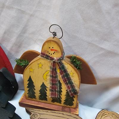 Miscellaneous Wood Christmas Cutouts, Yard Stakes, Table Sitters & More  (S1-JS)