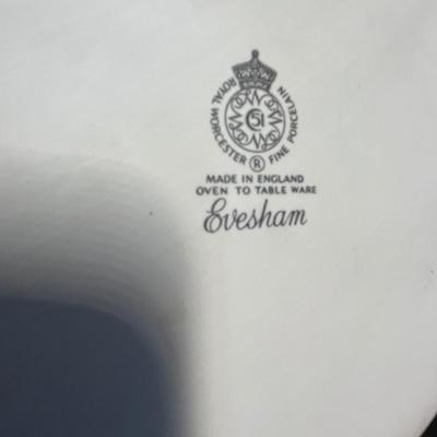 Royal Worcester Evesham round Casserole