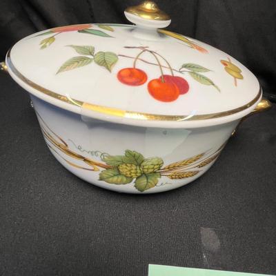 Royal Worcester Evesham round Casserole
