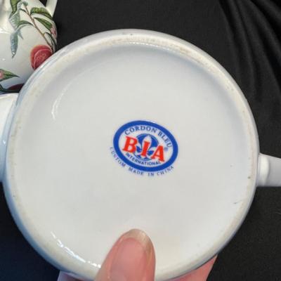 Cordon Bleu Teapot
