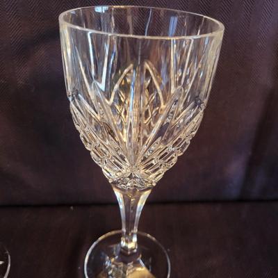 Twelve Crystal Water and Wine Glasses (DR-DW)