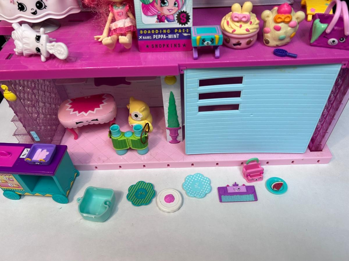Shopkins Shoppies Doll with Happy Place Grand Mansion and