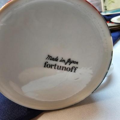 Christmas Serving Plates, Tablecloths  & More  (S1-JS)