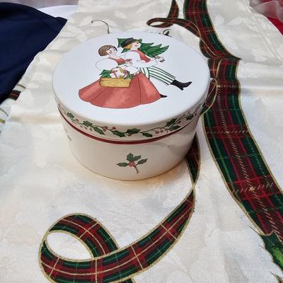 Christmas Serving Plates, Tablecloths  & More  (S1-JS)