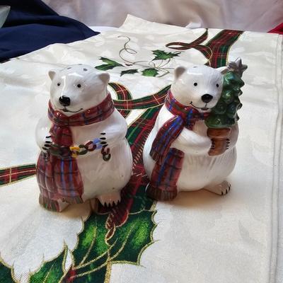 Christmas Serving Plates, Tablecloths  & More  (S1-JS)