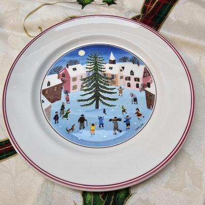 Christmas Serving Plates, Tablecloths  & More  (S1-JS)