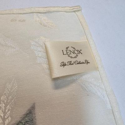 Christmas Serving Plates, Tablecloths  & More  (S1-JS)