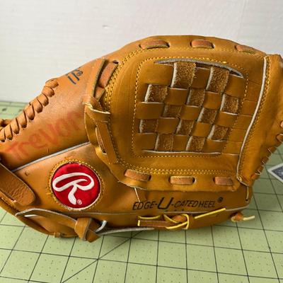 Rawlings Baseball Glove