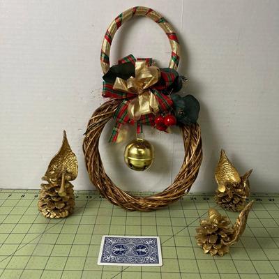 Christmas Wreath and Gold Decor