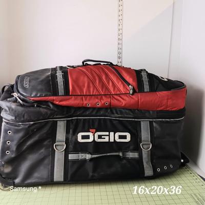 Ogio Rolling Luggage