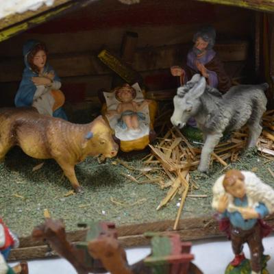 Handmade Wood Nativity Stable with Crafted Italian Pieces - AS IS