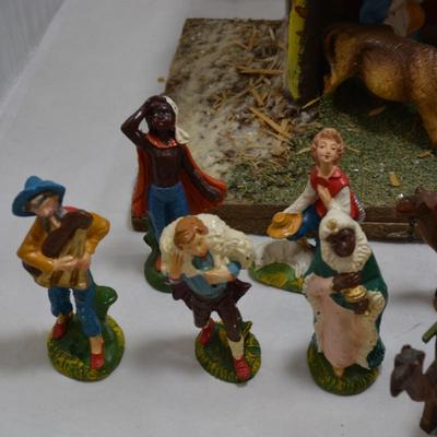 Handmade Wood Nativity Stable with Crafted Italian Pieces - AS IS