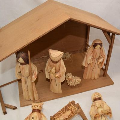 Handmade Corn Husk Doll Nativity Scene - AS IS