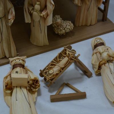 Handmade Corn Husk Doll Nativity Scene - AS IS