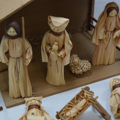 Handmade Corn Husk Doll Nativity Scene - AS IS