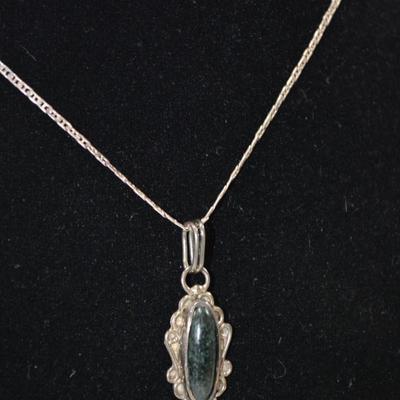 925 Sterling Chain w/ 925 Onyx Pendant + Matching 925 Studs 8.8g