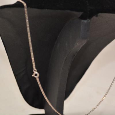 925 Sterling Chain w/ 925 Onyx Pendant + Matching 925 Studs 8.8g