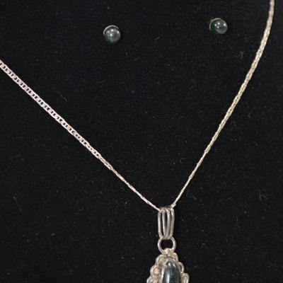 925 Sterling Chain w/ 925 Onyx Pendant + Matching 925 Studs 8.8g