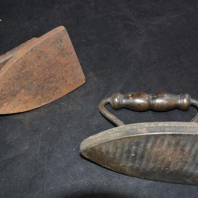 Set of 2 Heavy Antique Cast Iron Clothing Irons