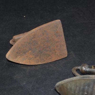 Set of 2 Heavy Antique Cast Iron Clothing Irons