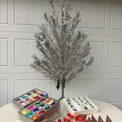 Vintage & rare Christmas with an Aluminum tree and ornaments from Germany