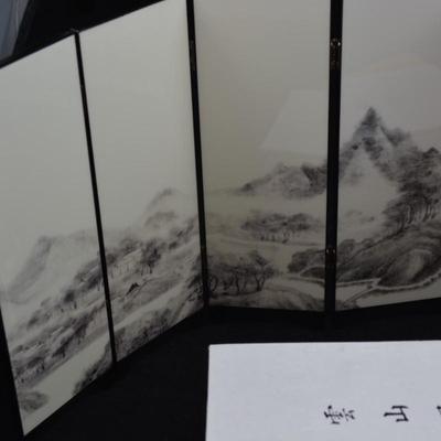 8 Panel Traditional Chinese Collapsible Art Piece w/ Box