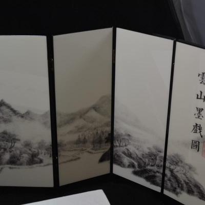 8 Panel Traditional Chinese Collapsible Art Piece w/ Box