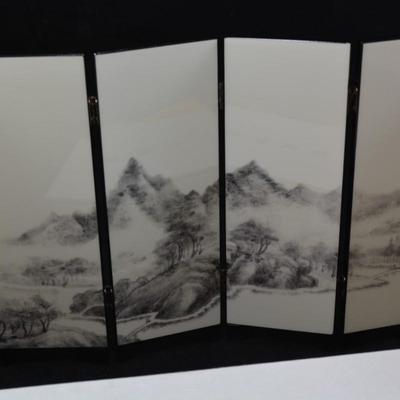 8 Panel Traditional Chinese Collapsible Art Piece w/ Box